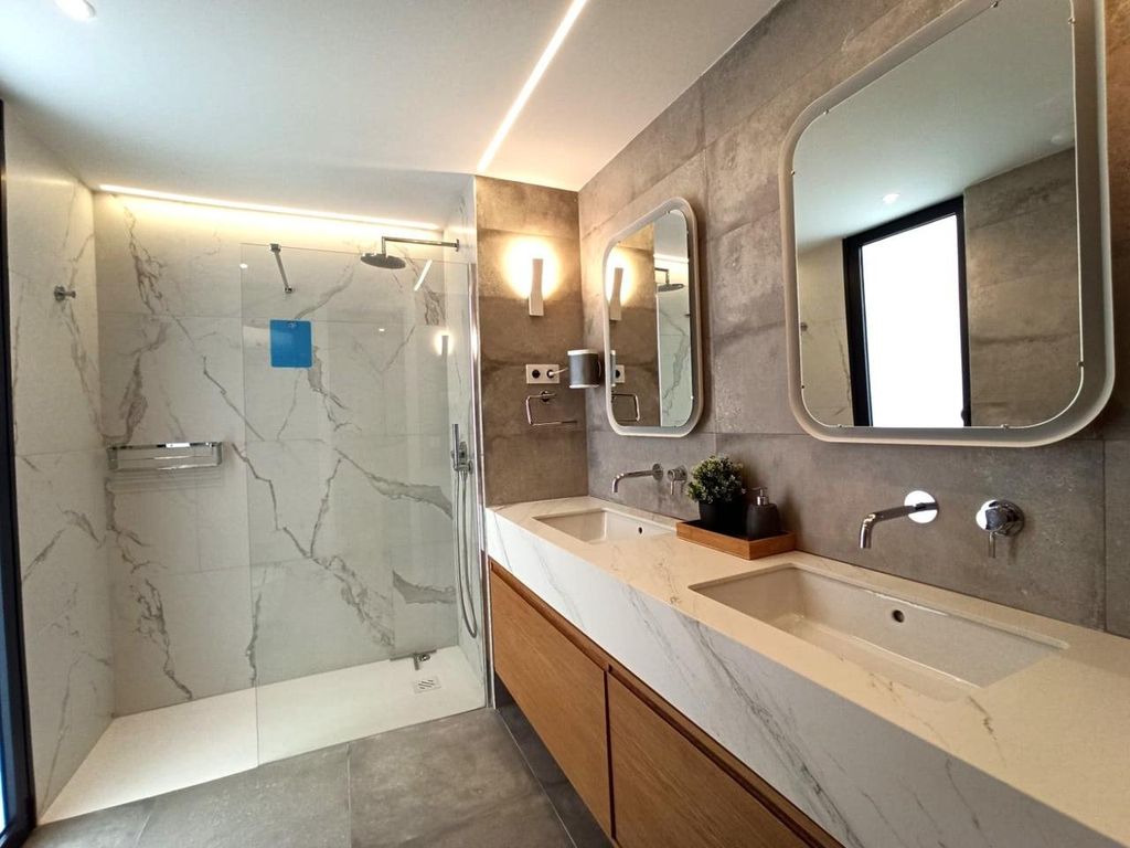 Piso de lujo de 222 m2 en venta en Madrid, Comunidad de Madrid - 130061851  - LuxuryEstate.com