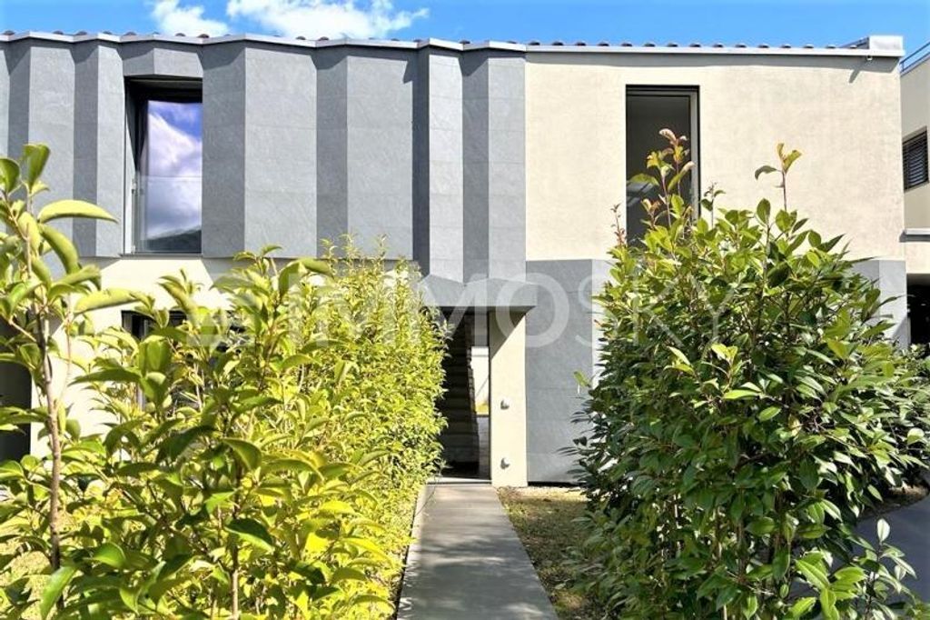 LuxusHaus mit 4 Zimmern zu verkaufen in Caslano, Schweiz 129530077