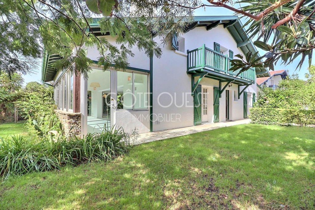 6 room luxury House for sale in Biarritz, France 128054268