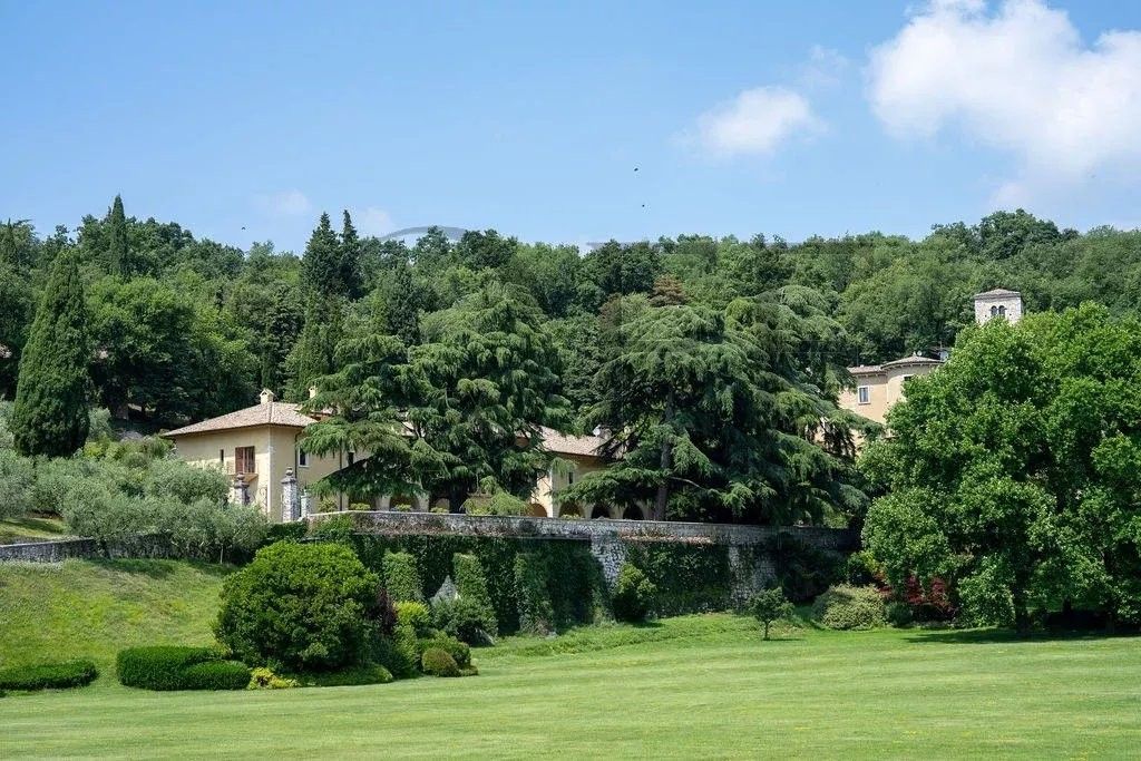 25 room luxury House for sale in Verona, Italy