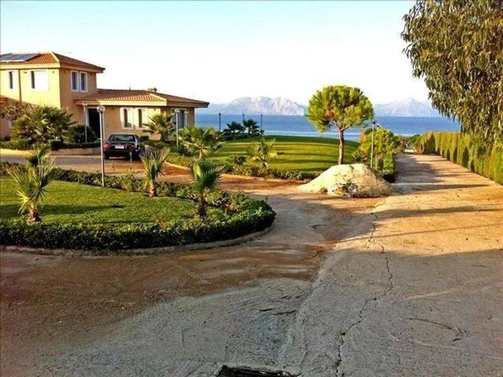 Luxuriöse 22 Zimmern Villa zu verkaufen in Patras, Western Greece