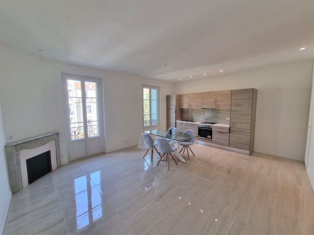 LuxusApartment mit 2 Schlafzimmer zu verkaufen in Nizza, Provence