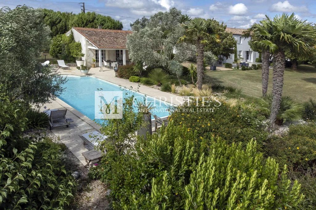 Maison de 6 chambres de luxe en vente à La Rochelle, NouvelleAquitaine