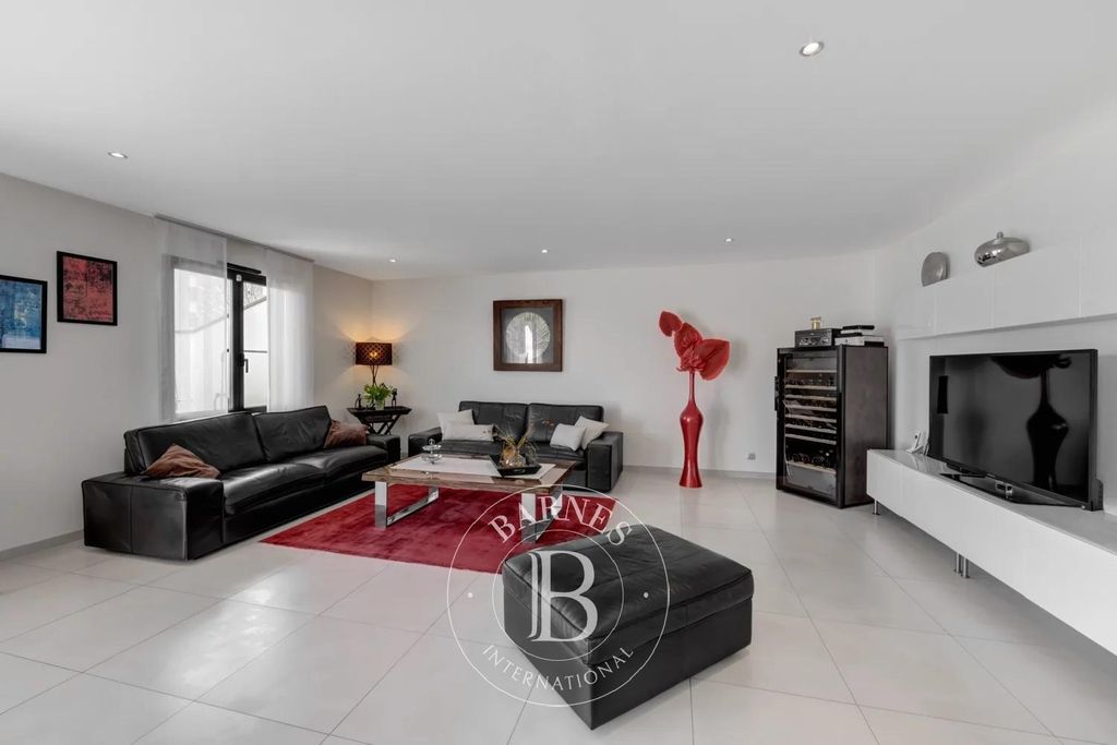 LuxusApartment mit 4 Schlafzimmer zu verkaufen in SaintGenisPouilly, Frankreich 128657309