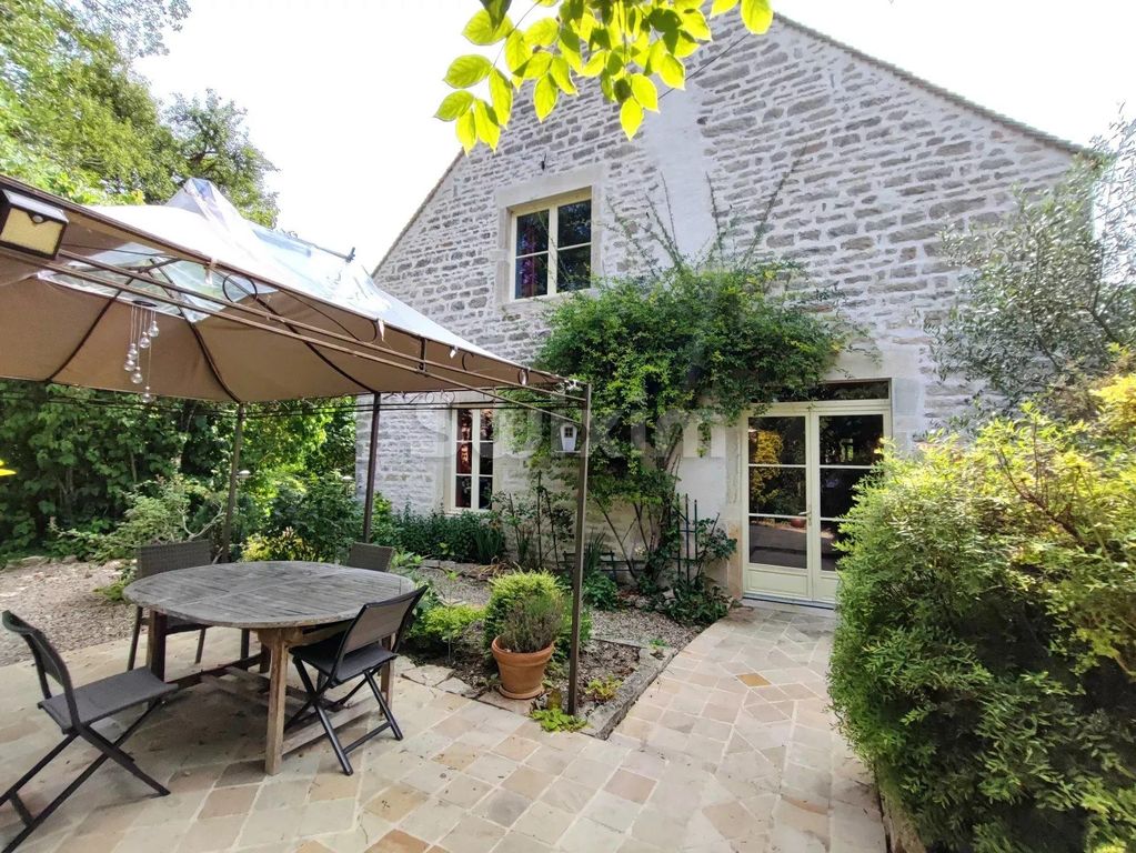 Maison de luxe de 4 chambres en vente à Beaune, France 128978970