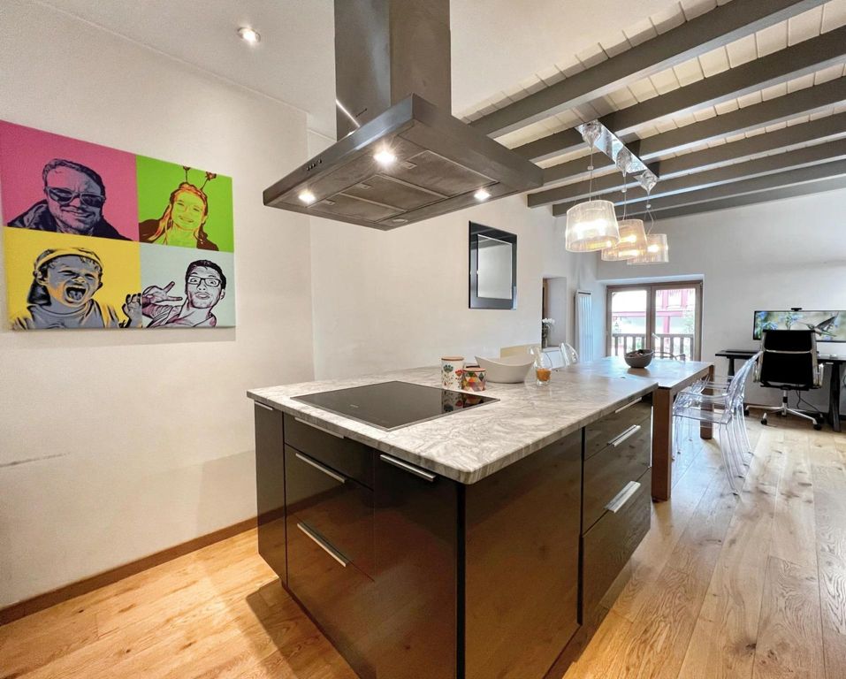 Maison de 4 pièces de luxe en vente à MenthonSaintBernard, France