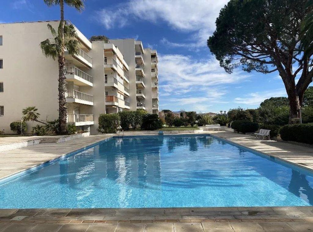 3 room luxury Flat for sale in GolfeJuan, France 128865730