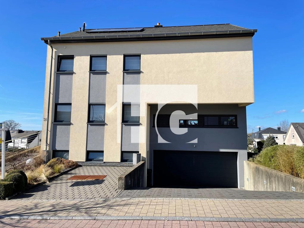 4 bedroom luxury House in 20 rue de Bruxelles, Mamer, Canton de