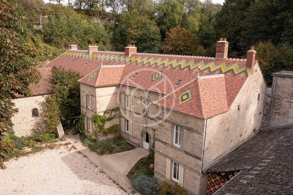 Maison de luxe 7 chambres en vente à GrenantlèsSombernon, France