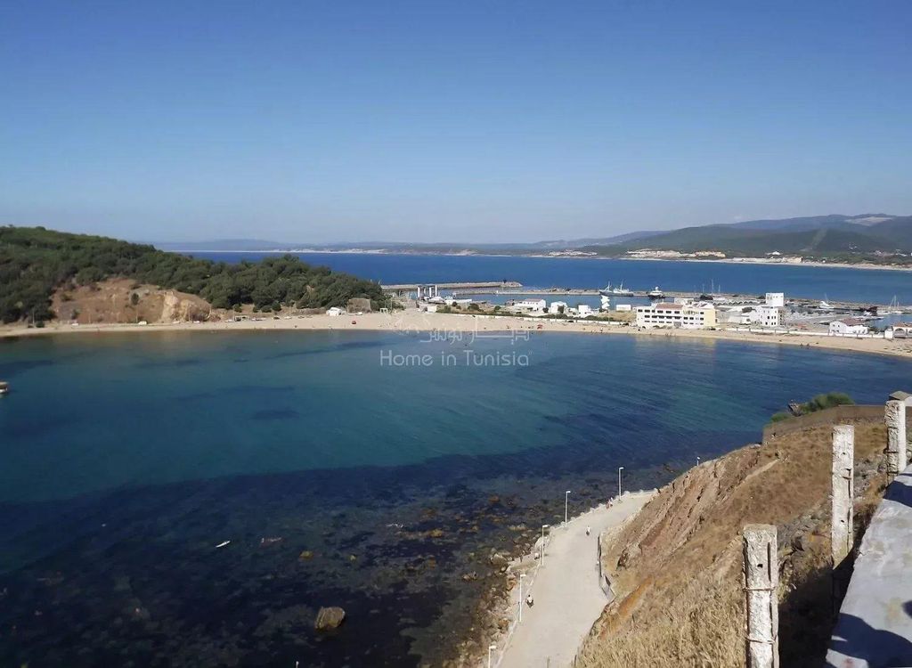 Luxury Hotel for sale in Tabarka, Gouvernorat de Jendouba 130089627