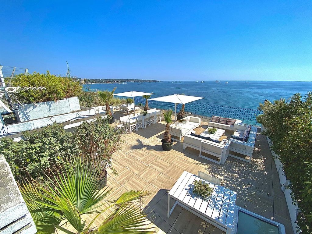 Prestigioso attico in vendita JuanlesPins, ProvenzaAlpiCosta