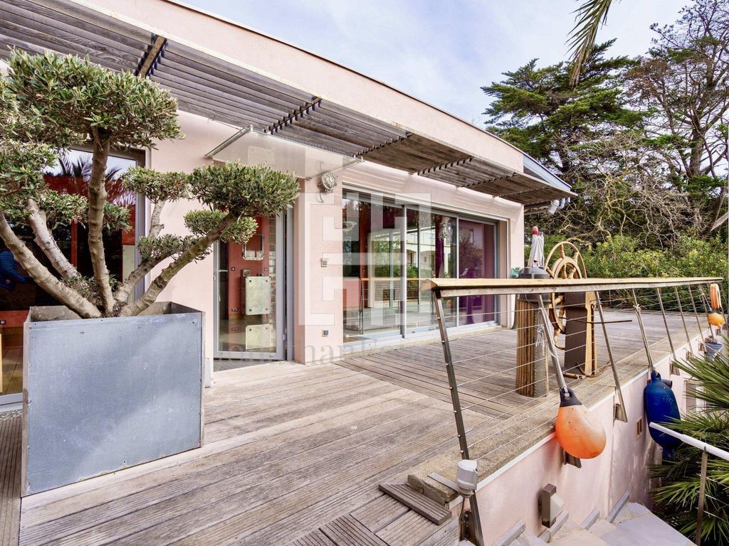 6 room luxury Villa for sale in Sète, France 120832305