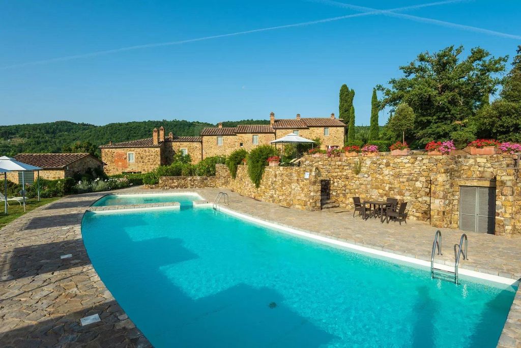 Prestigiosa villa di 1600 mq in vendita, Siena, Italia
