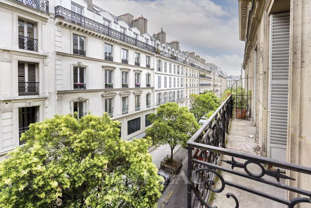 2 bedroom luxury Flat for sale in Temple, Rambuteau Francs Bourgeois