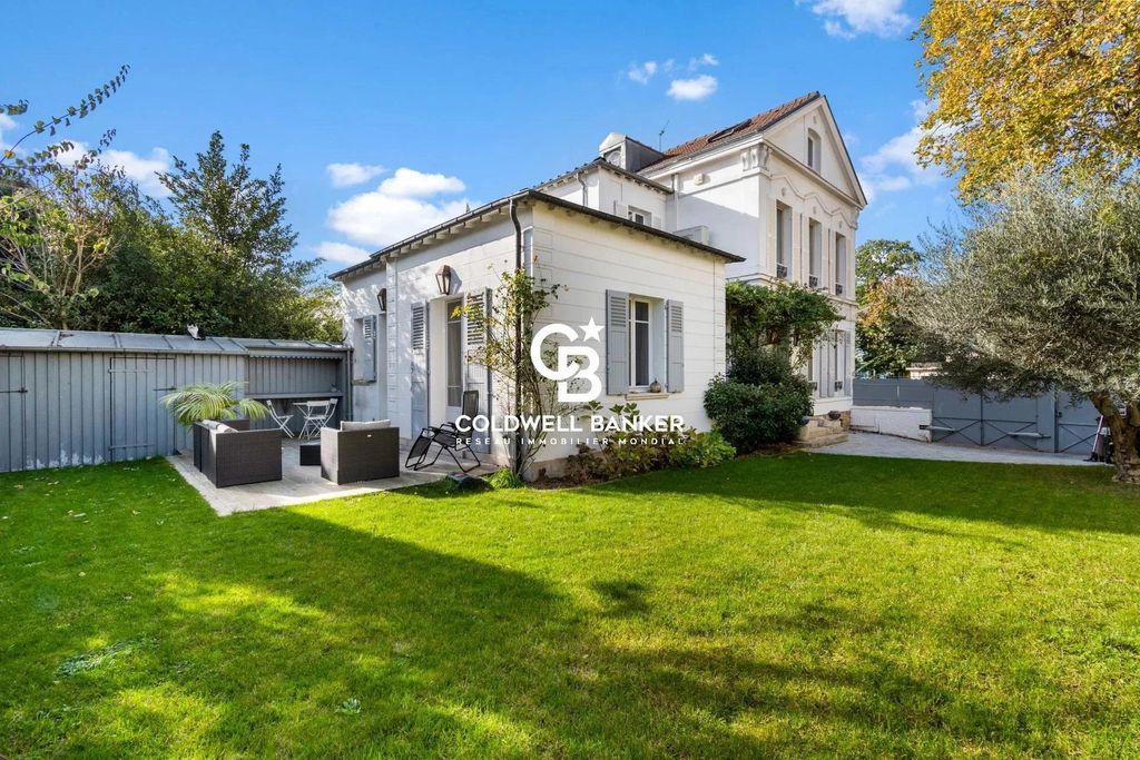 maison-de-luxe-3-chambres-en-vente-le-v-sinet-le-de-france
