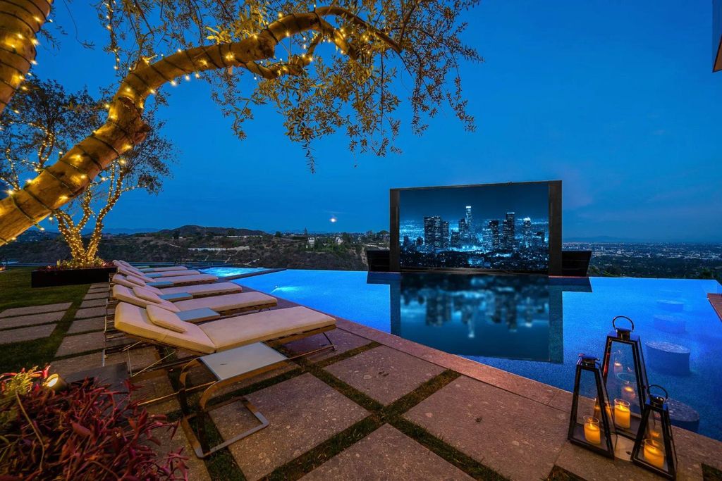 Luxury Villa for sale in Los Angeles, California