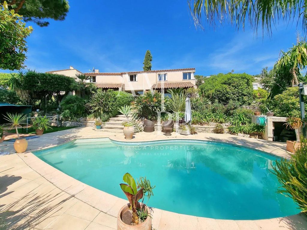 6 room luxury Villa for sale in GolfeJuan, France 120573545