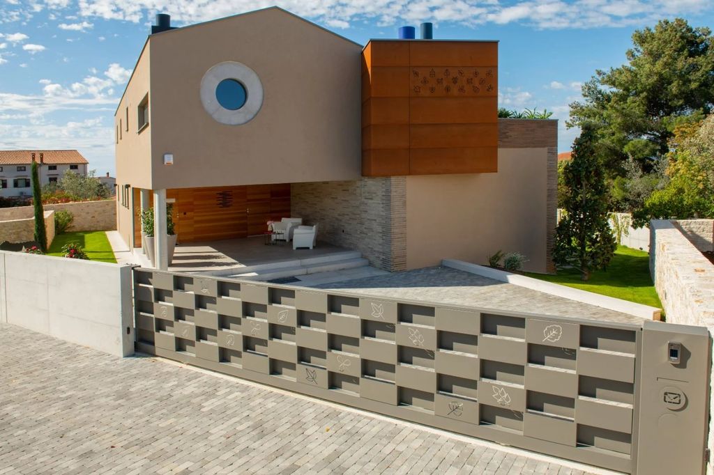 4 bedroom luxury Villa for sale in Pula, Croatia 129291810