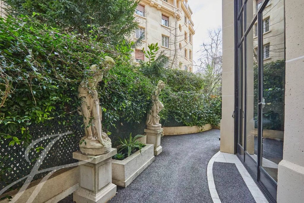 3 bedroom luxury Apartment for sale in La Muette, Auteuil, Porte