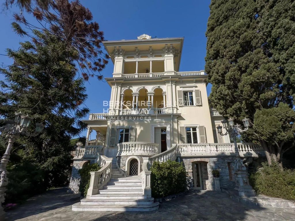 Prestigiosa villa di 1300 mq in vendita, Rapallo, Liguria