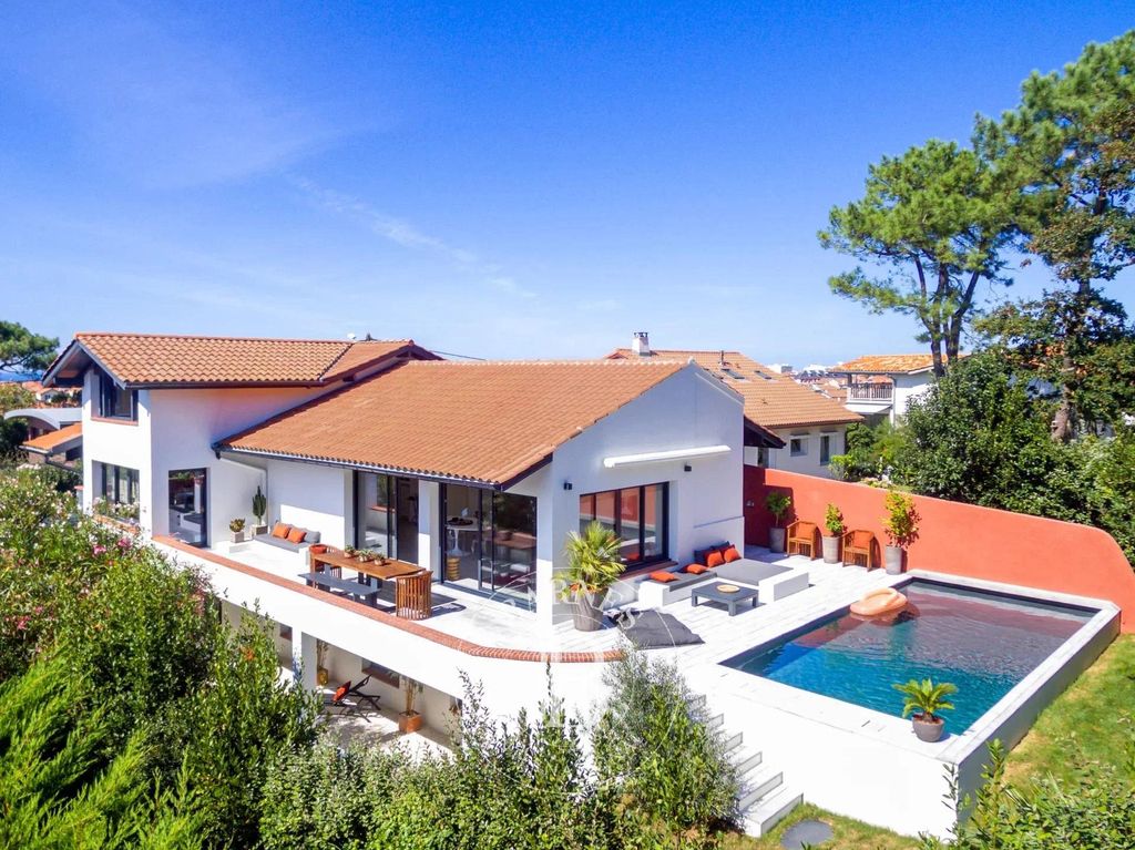 Luxury House for sale in Biarritz, Aquitaine 114316145