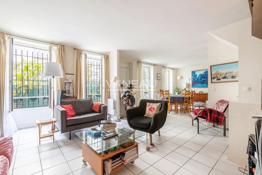 Luxury House for sale in Montmartre, Abbesses, GrandesCarrières