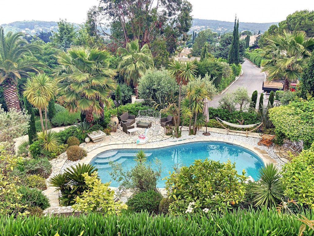 7 room luxury Villa for sale in Vence, France 114753585