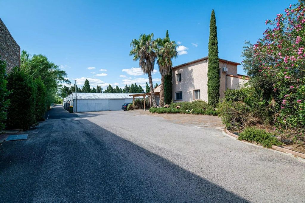 Luxury Villa for sale in Perpignan, LanguedocRoussillon 127874351