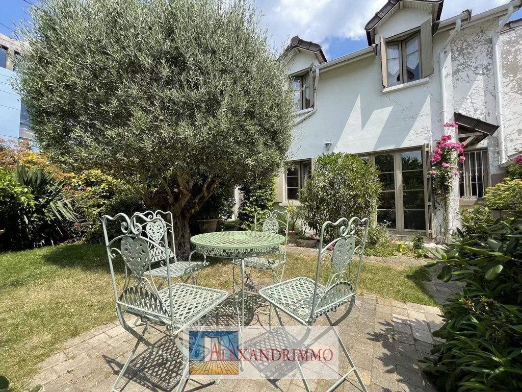 Huis te koop in 4 Allée des Hautes Bruyères, Cachan, ValdeMarne, Île