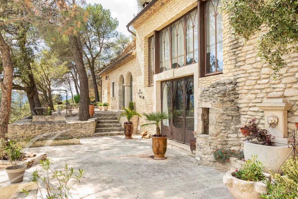 Maison de luxe de 7 pièces en vente à Goult, France 128776586