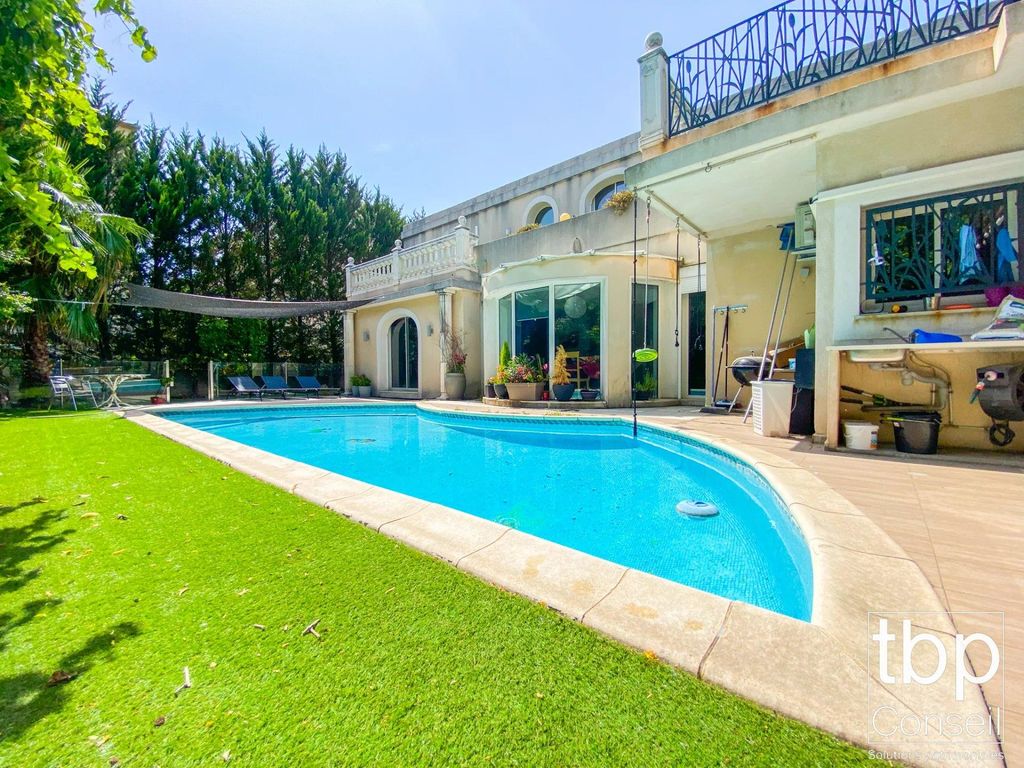 7 Room Luxury House For Sale In Marseille, French Riviera - 128219374 ...