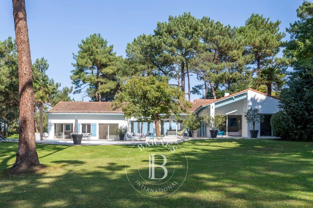 5 bedroom luxury House for sale in Bidart, Aquitaine 128180565