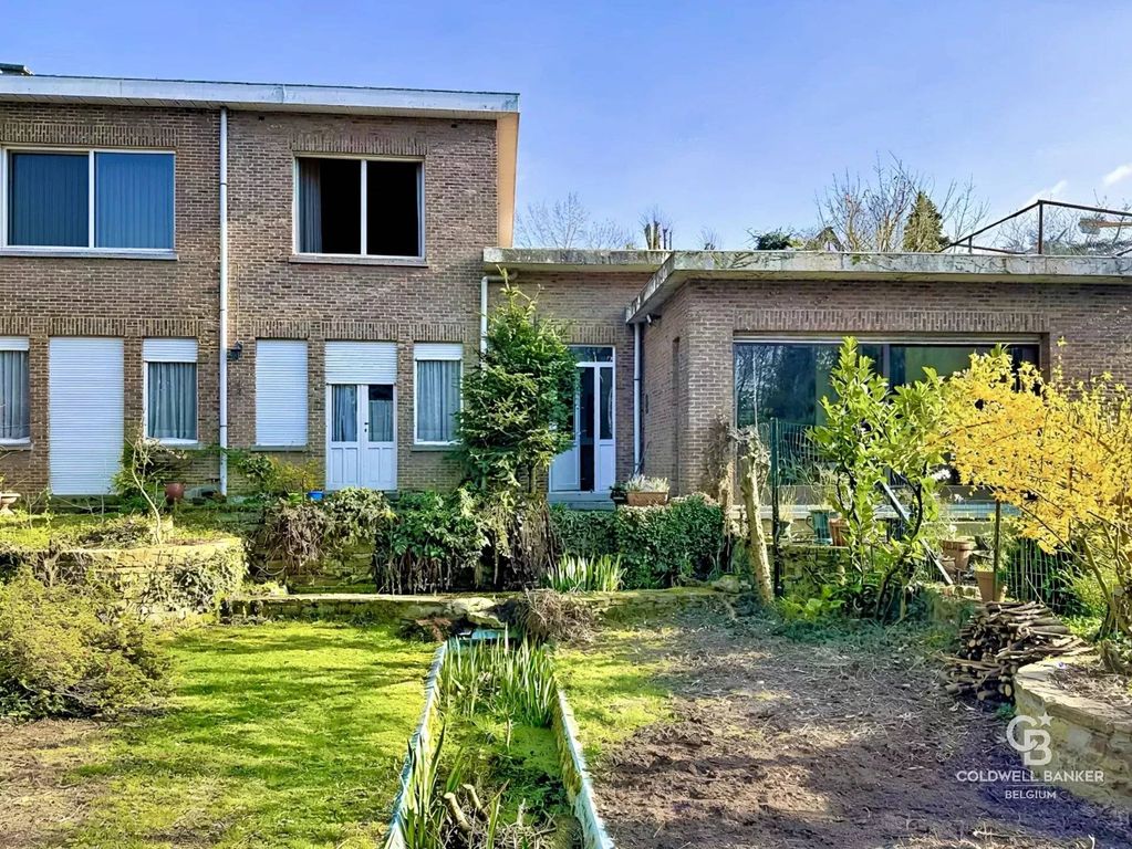 Элитный дом 324 м2 в продажа Uccle, Бельгия