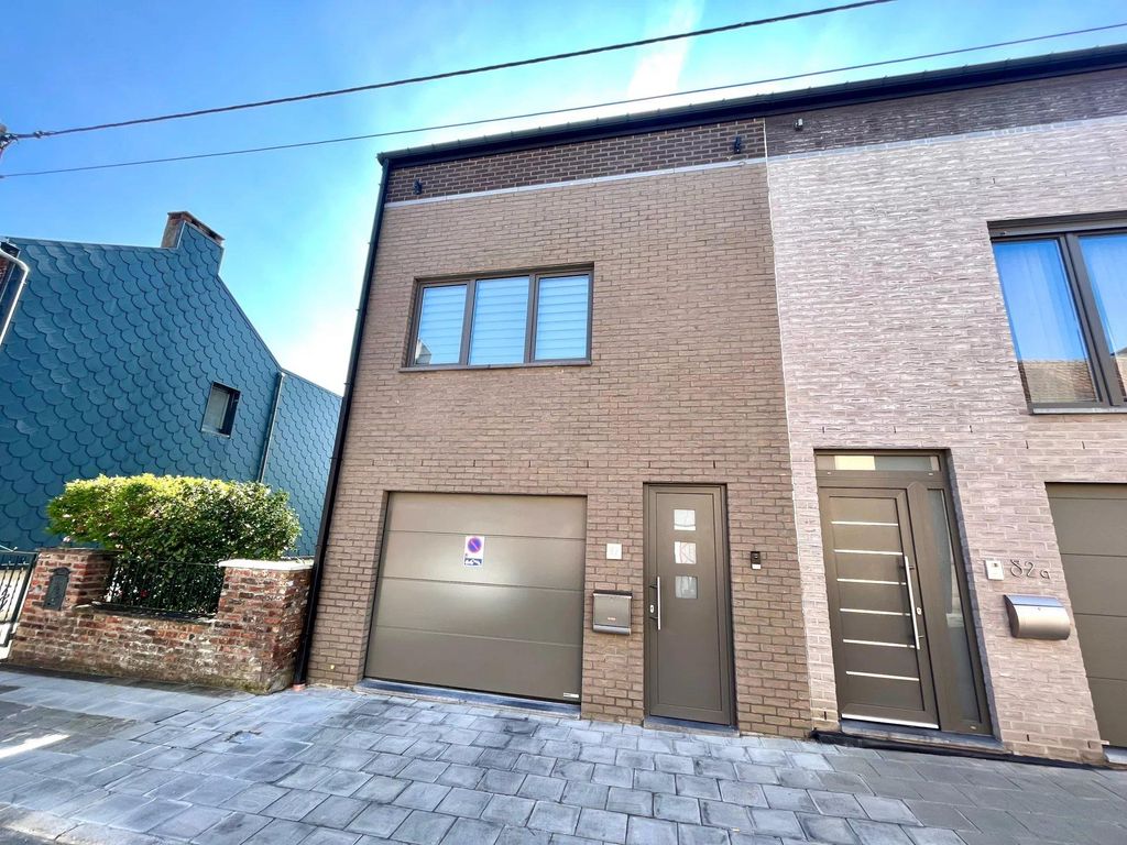 3 bedroom luxury House for sale in 82 Rue Tienne Saint Gilles, Couillet