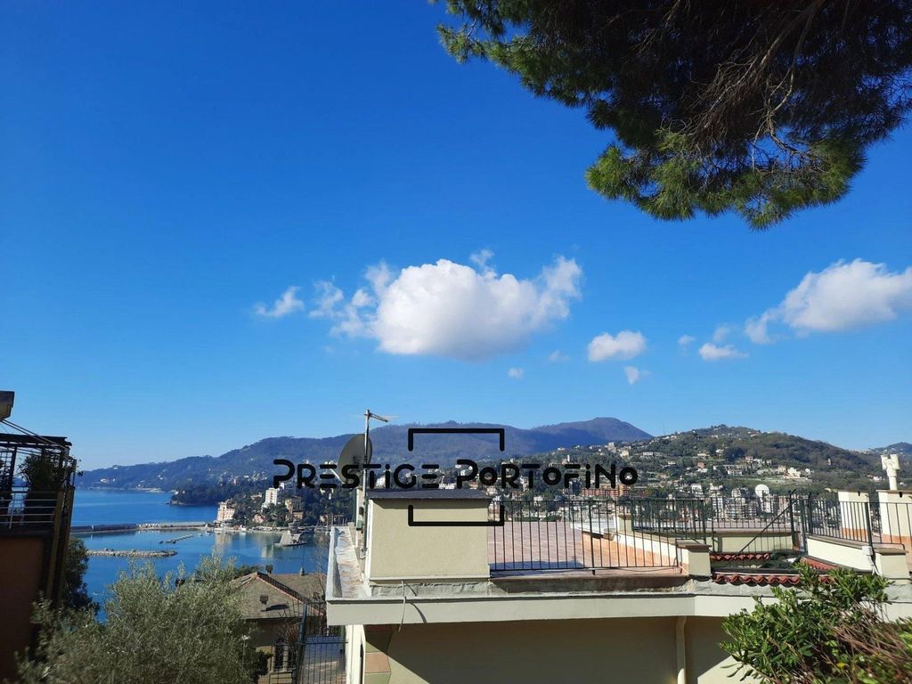 9 room luxury Flat for sale in Via Bozzo Costa 59, Rapallo, Province of