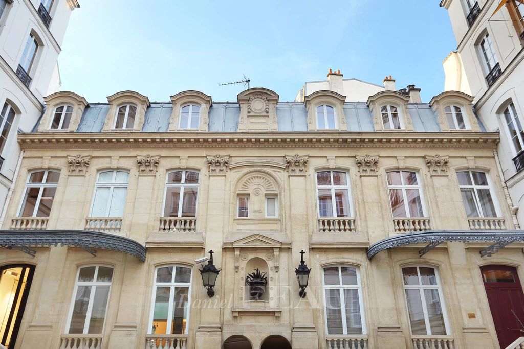 5 bedroom luxury House for sale in ChampsElysées, Madeleine, Triangle