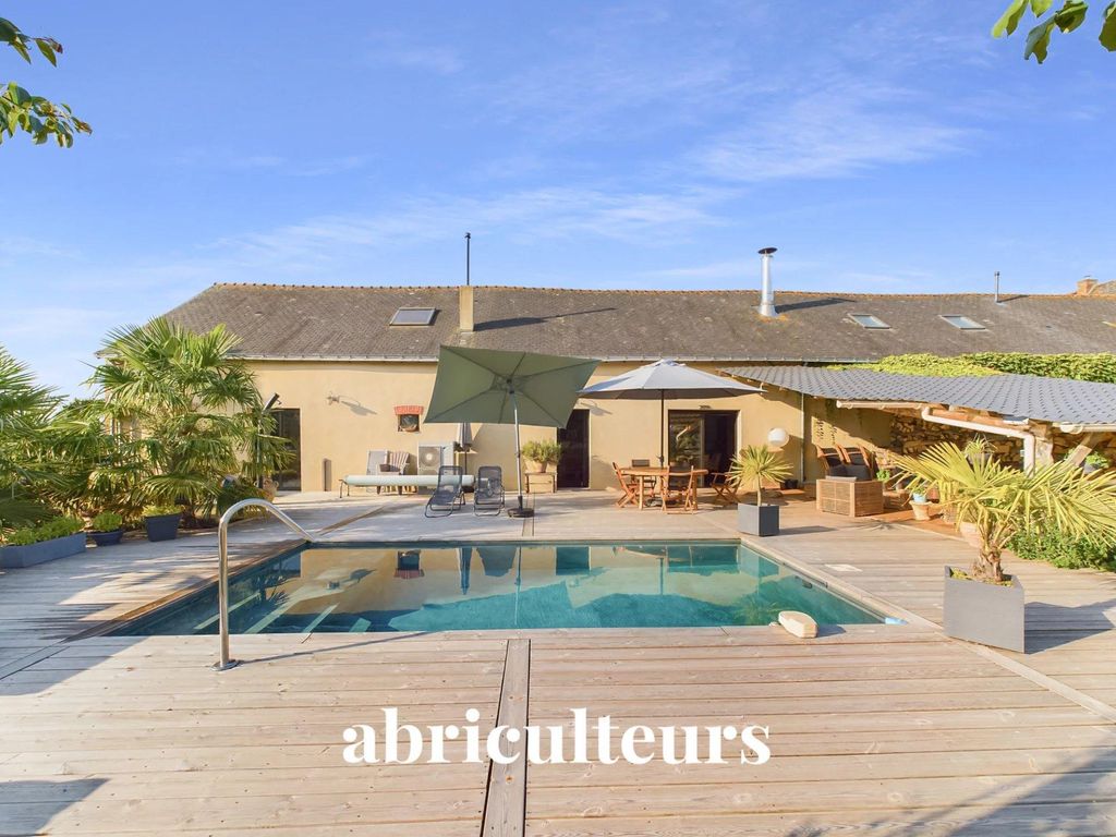 5 bedroom luxury House for sale in 2 les salles VairsurLoire, Saint