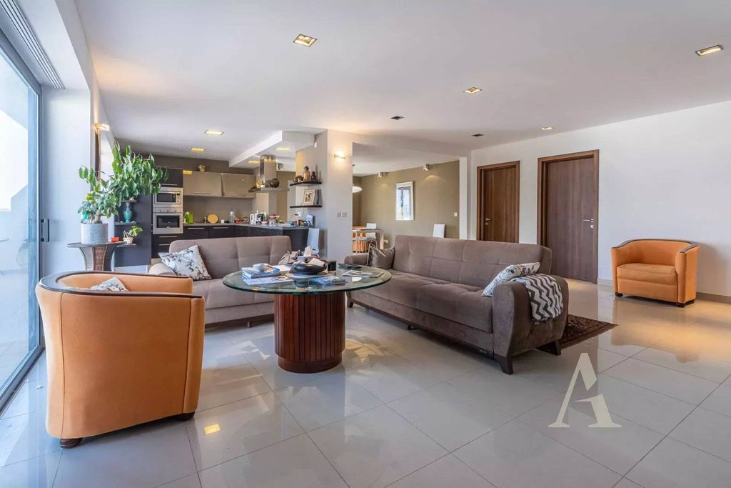 Элитный пентхаус 185 м2 в продажа Слима, Tas-Sliema