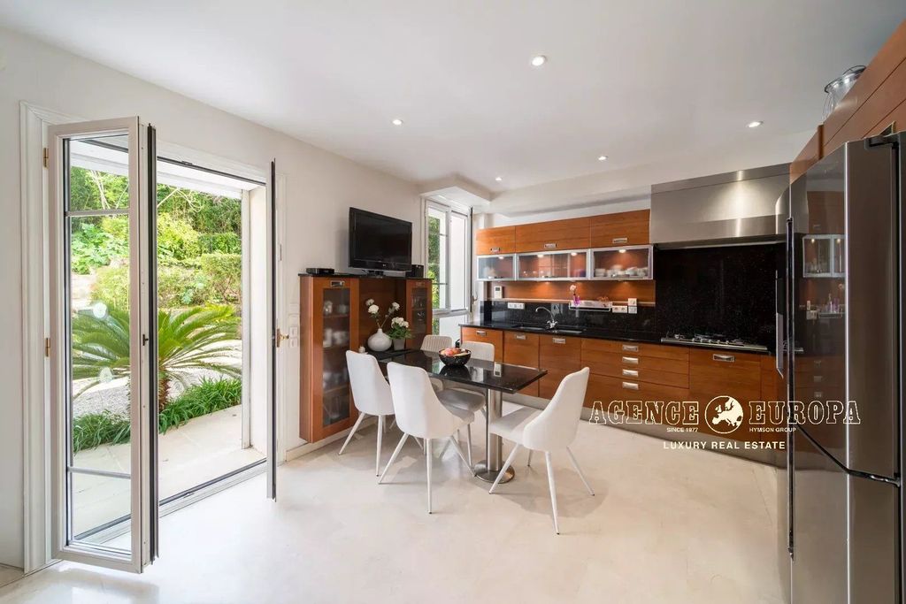 Art Deco villa in Cannes (Basse Californie) with annex