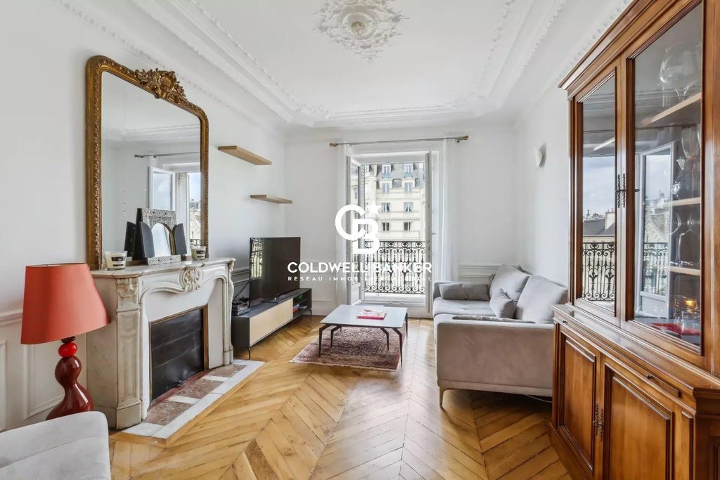 1 bedroom luxury Apartment for sale in ChampsElysées, Madeleine