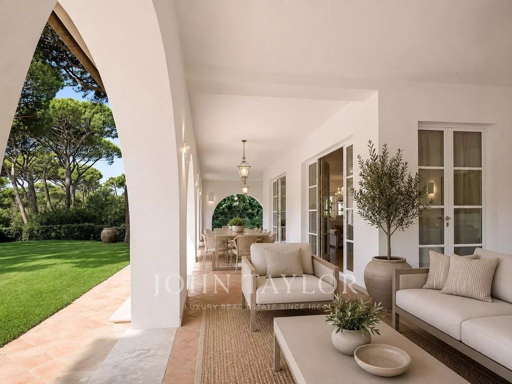 16 room luxury Villa for sale in Grosseto, Italy - View 2