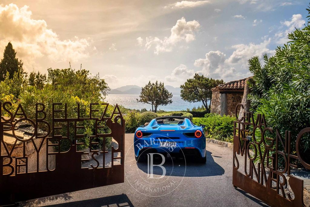 12 room luxury Villa for sale in Porto Cervo, Sardinia - View 3