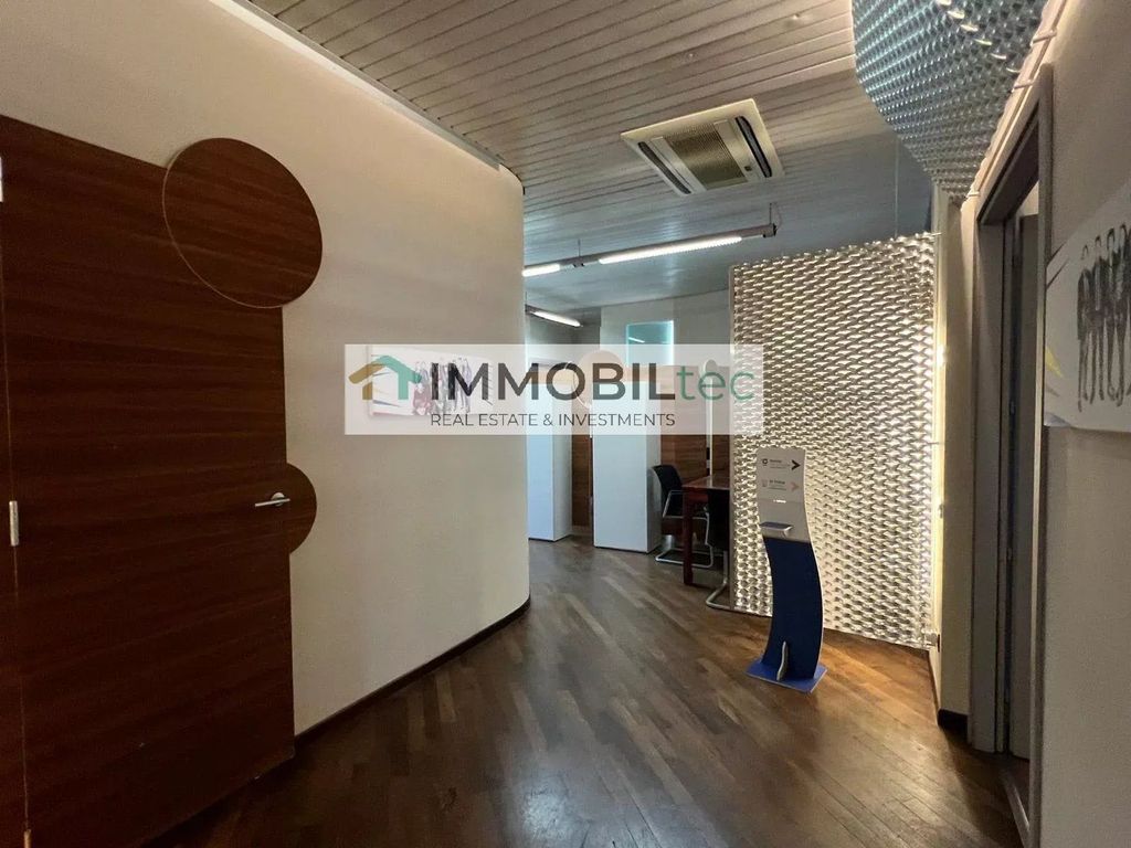 Luxury office for sale, Saronno, Italy - Vista 3