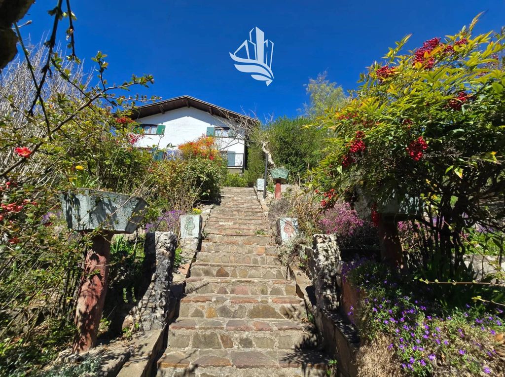 6 room luxury House for sale in San Michele all'Adige, Trentino-Alto Adige - Vista 3