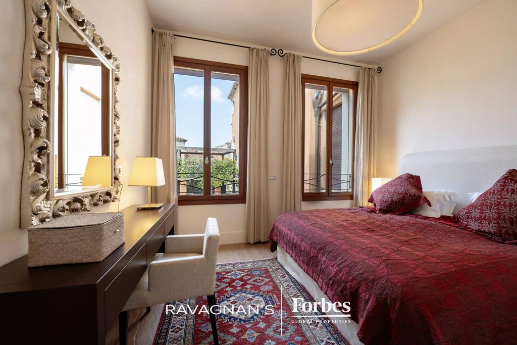 2 bedroom luxury Flat for sale in Venice, Veneto - View 3