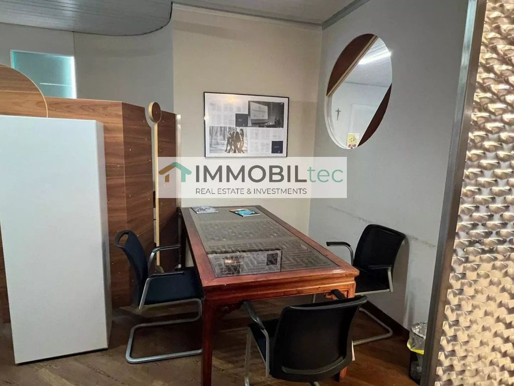 Luxury office for sale, Saronno, Italy - Vista 4