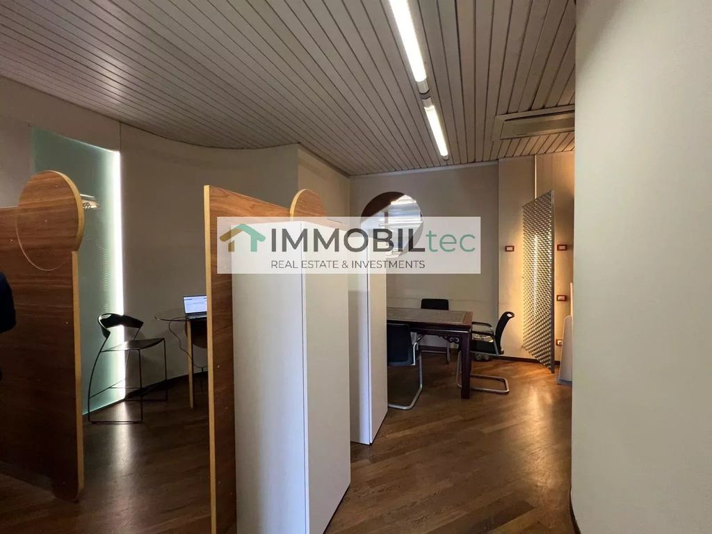 Luxury office for sale, Saronno, Italy - Altro