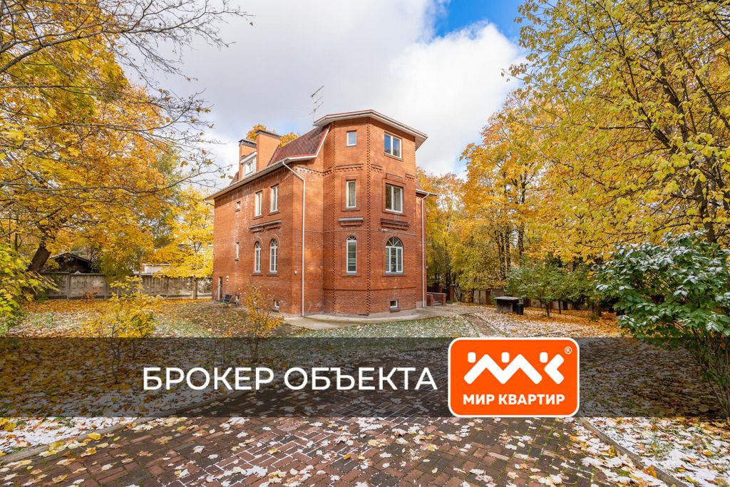 5 room luxury House for sale in Корякова ул., 30, SaintPetersburg