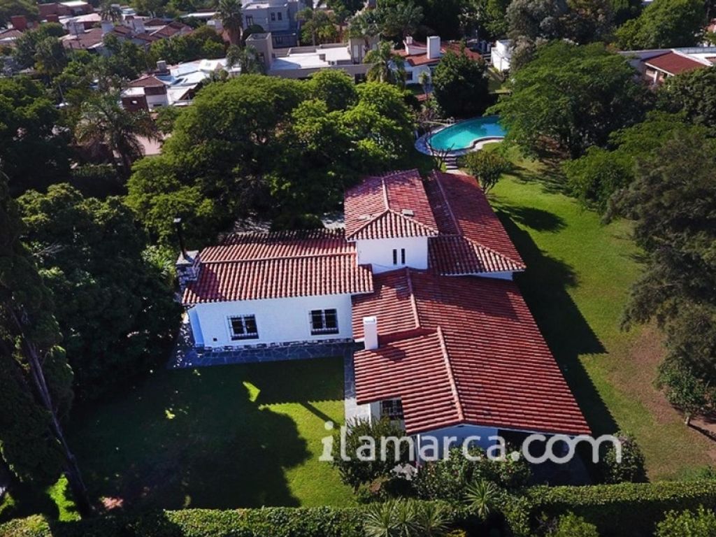 4 room luxury House for sale in Córdoba, Provincia de Córdoba 74863065