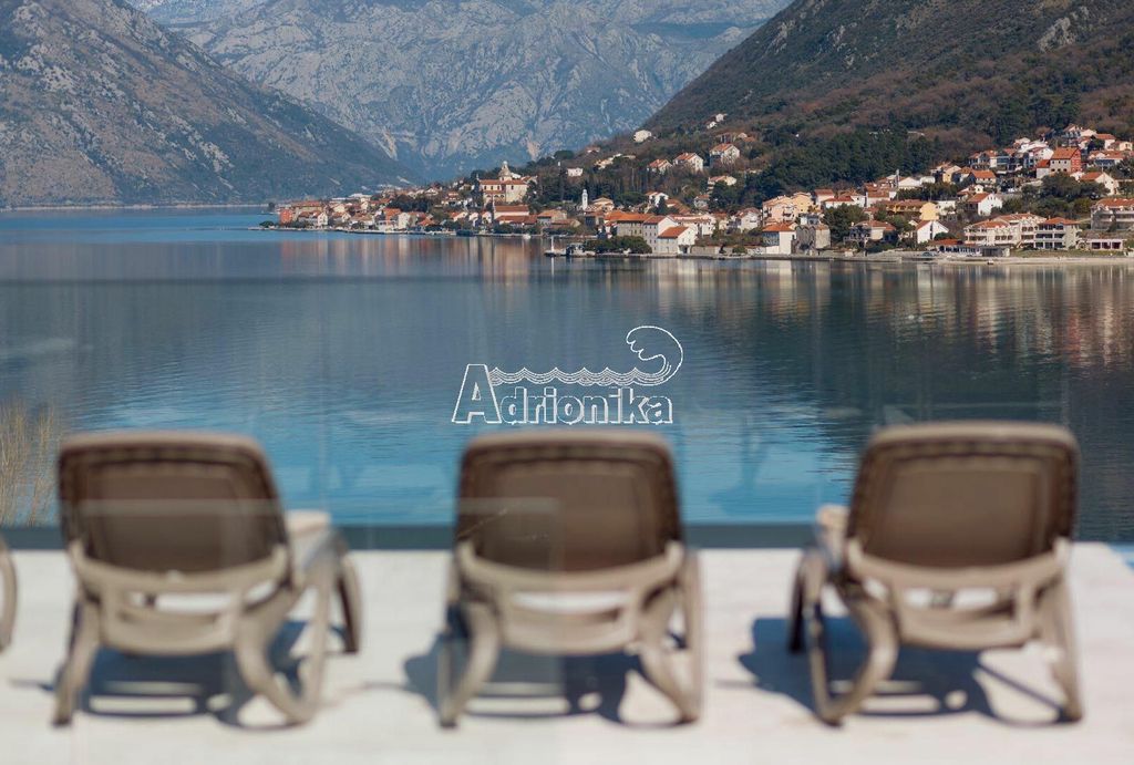 Престижная квартира 104 м2 в продажа Котор, Kotor